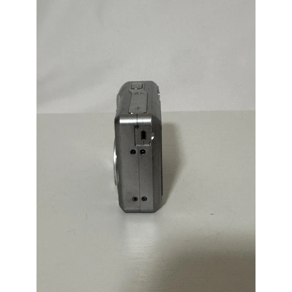 Praktica DCZ 5.8 digital camera For Parts